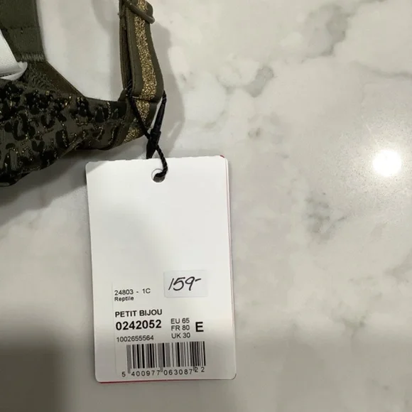 Bras - Picture 2 of 3